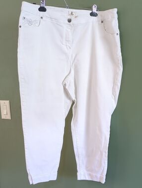 DC Jeans Curvy Cotton Capri Crop White Denim Jeans Sz 18 Embroidered Pockets